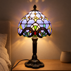 Lampe de chevet Tiffany Perlée Bleu Lavande allumée la nuit