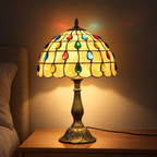 Lampe de chevet Tiffany Perlée Multicolore allumée la nuit