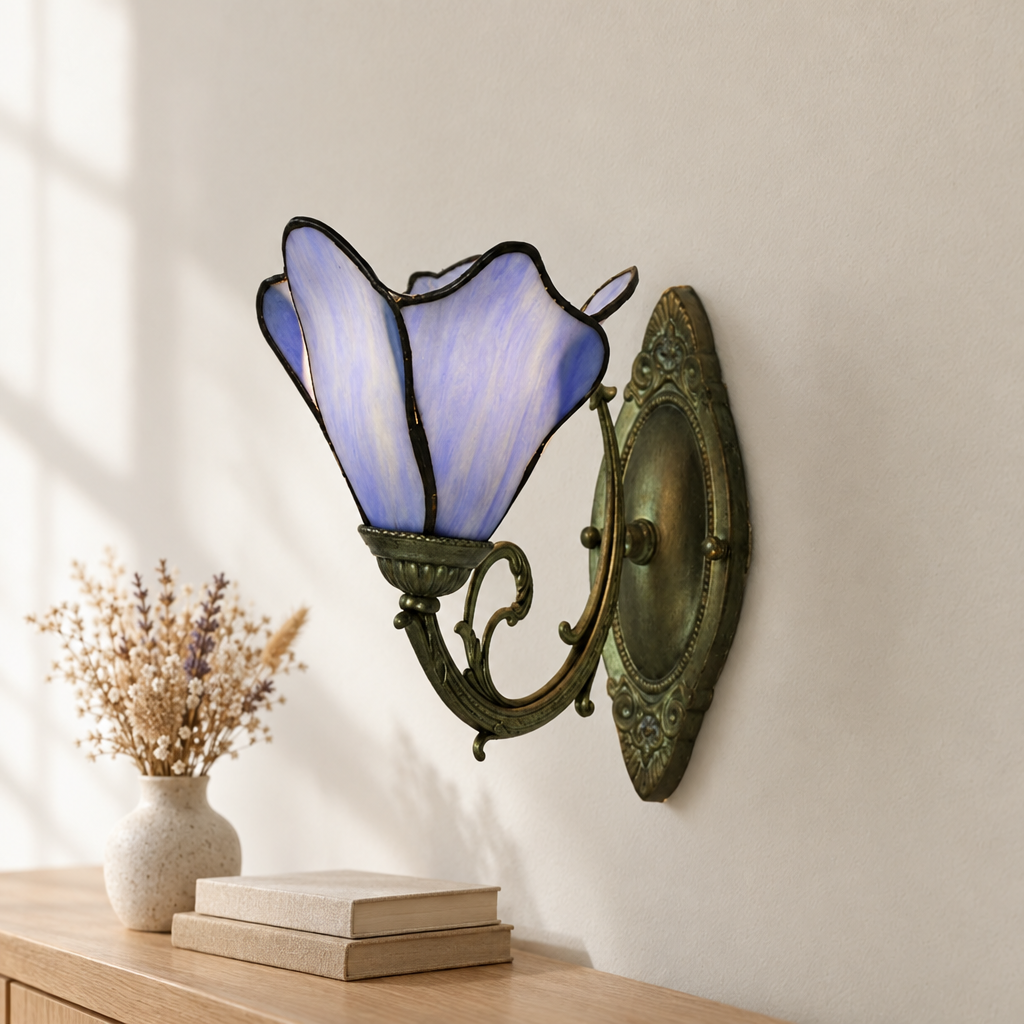 Applique murale Tiffany Fleur Lavande éteinte en lumière du jour